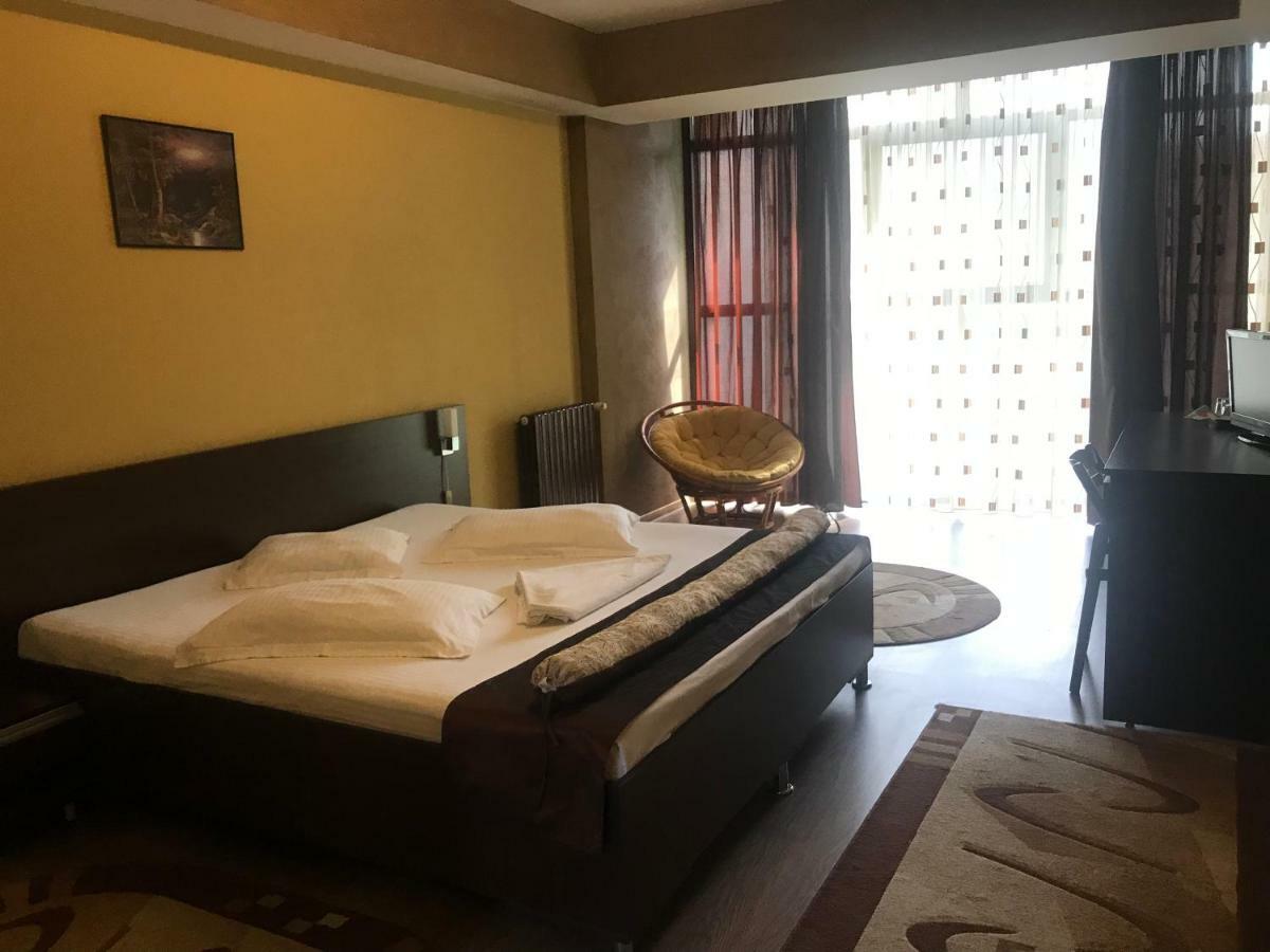 דרובטה-טורנו-סברין Hotel Bulevard מראה חיצוני תמונה